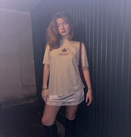 Foto di nudo di fuga di OnlyFans di Lizzie Sennott