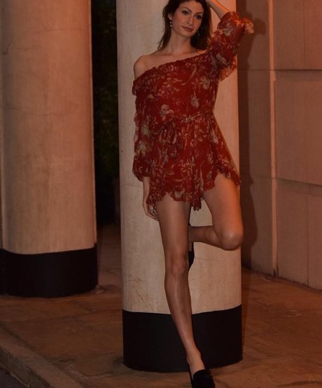 Kimberly Apasara Thomas