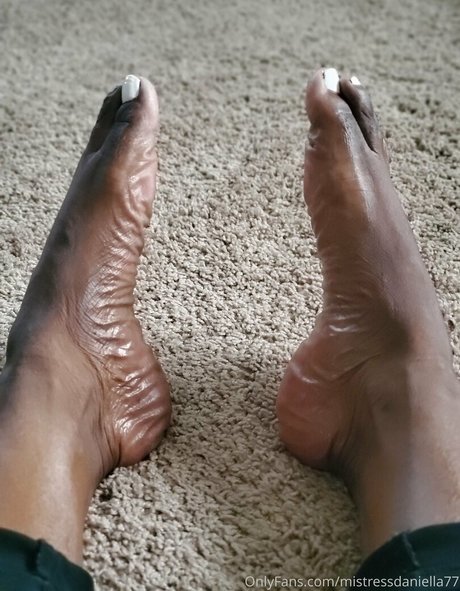 Foto di nudo di fuga di OnlyFans di Mistressdaniella77