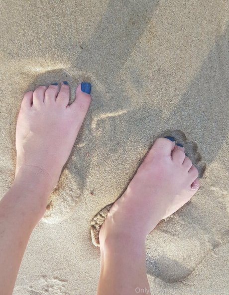 Foto di nudo di fuga di OnlyFans di Babylunafoot1
