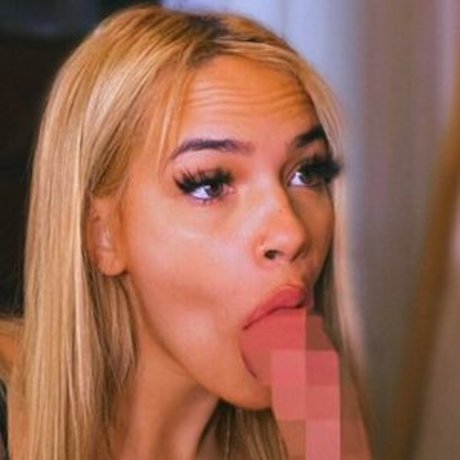 Foto di nudo di fuga di OnlyFans di Lexxxi