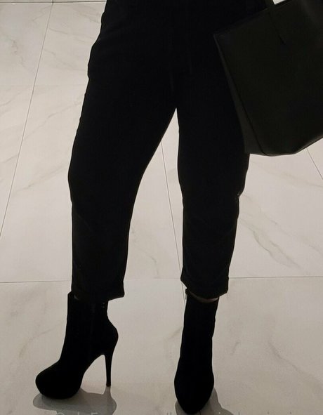 Foto di nudo di fuga di OnlyFans di Lamagiademispiesx