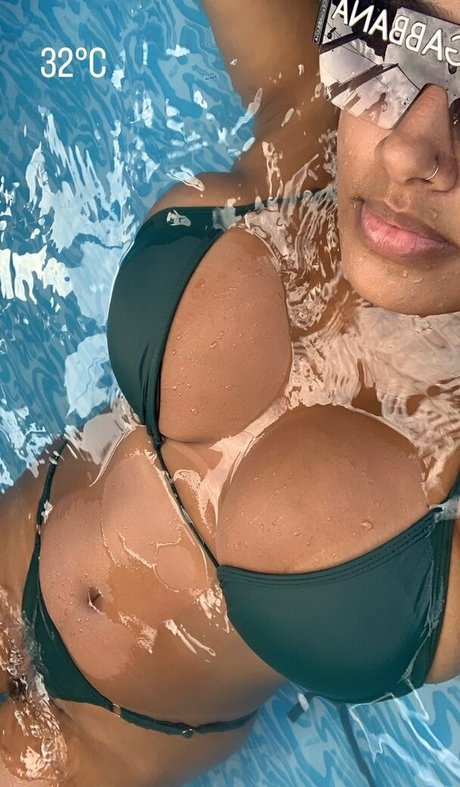 Foto di nudo di fuga di OnlyFans di Raiane Almeida