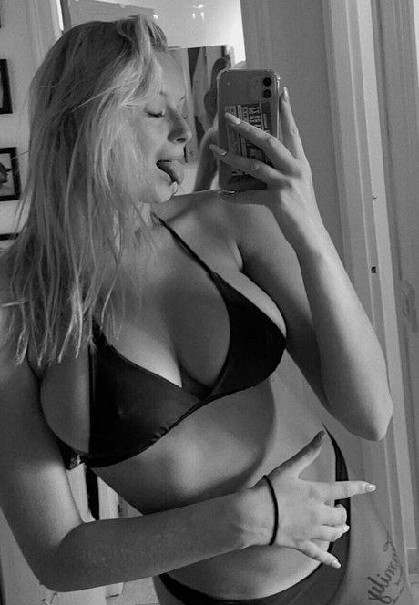 Foto di nudo di fuga di OnlyFans di Linn Prusky