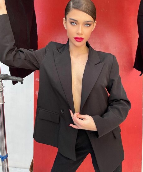 Foto di nudo di fuga di OnlyFans di Milana Vino