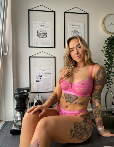 Foto di nudo di fuga di OnlyFans di Sabrina Hogh
