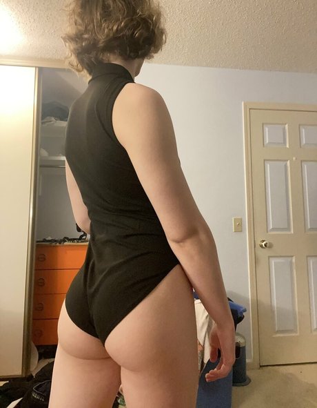 Foto di nudo di fuga di OnlyFans di Vivivioletmenace