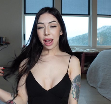 Foto di nudo di fuga di OnlyFans di Harlowe Blue