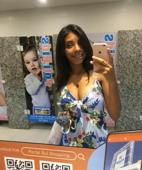 Foto di nudo di fuga di OnlyFans di Maria Gabriela
