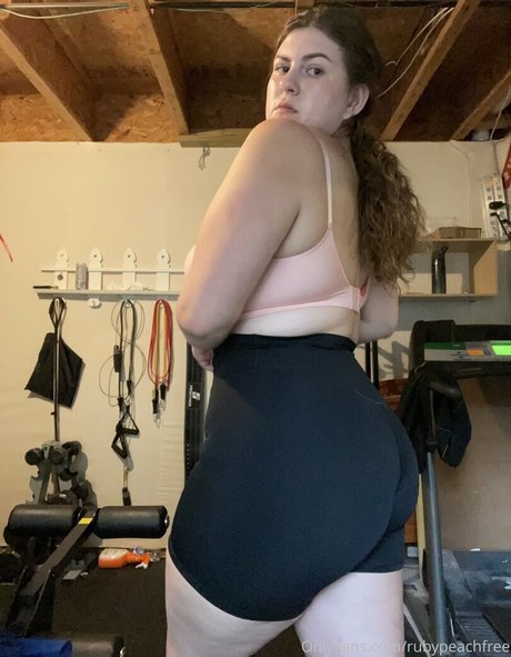Foto di nudo di fuga di OnlyFans di Rubypeachfree