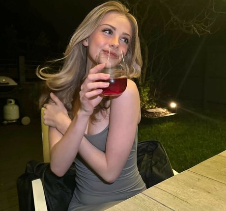 Foto di nudo di fuga di OnlyFans di India Woollard