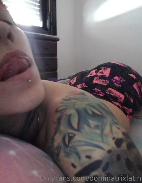 Dominatrixlatin