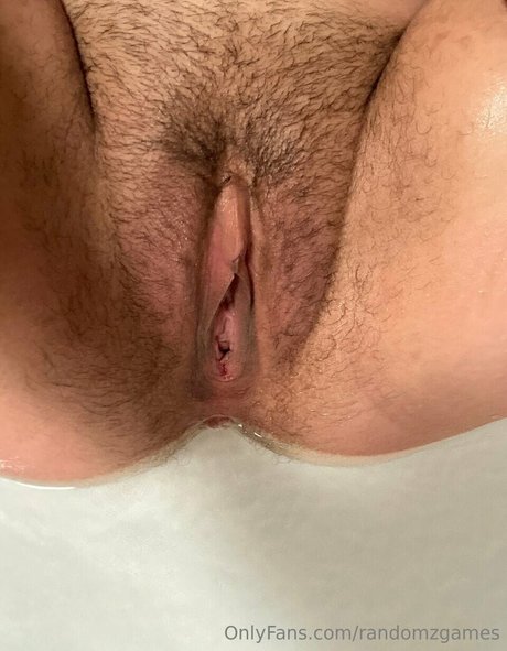 Foto di nudo di fuga di OnlyFans di Randomzgames