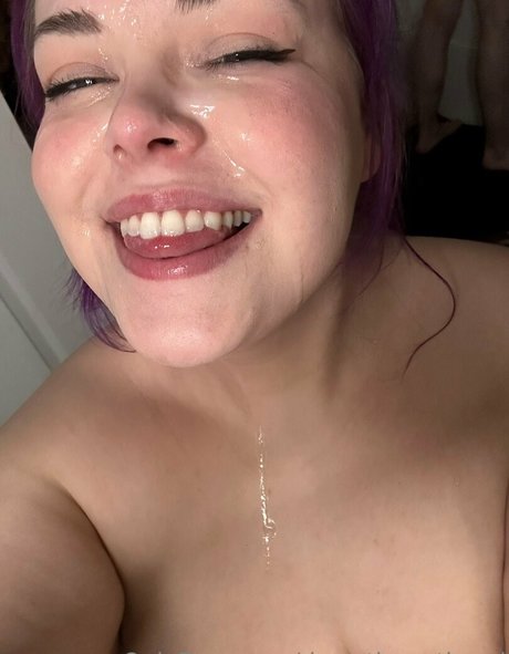 Foto di nudo di fuga di OnlyFans di Dawnthepothead