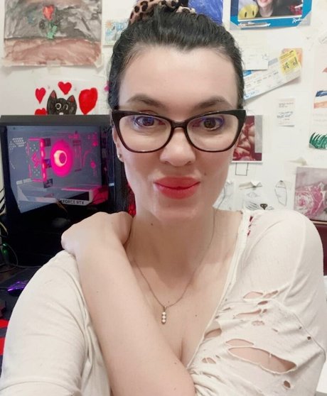 Foto di nudo di fuga di OnlyFans di Mamaogra