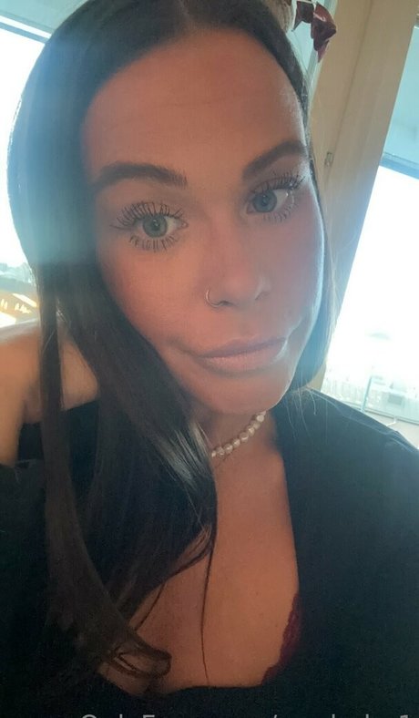 Foto di nudo di fuga di OnlyFans di Swebabe1
