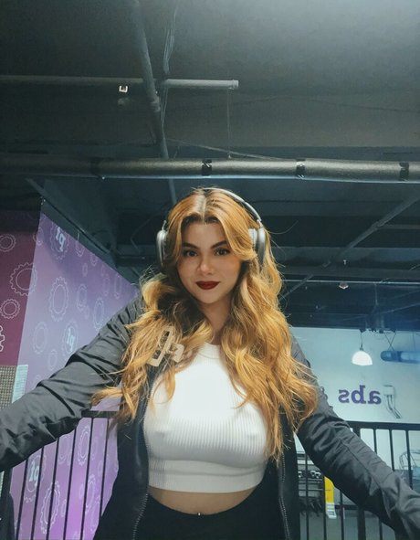 Foto di nudo di fuga di OnlyFans di Jessikaaxoxo