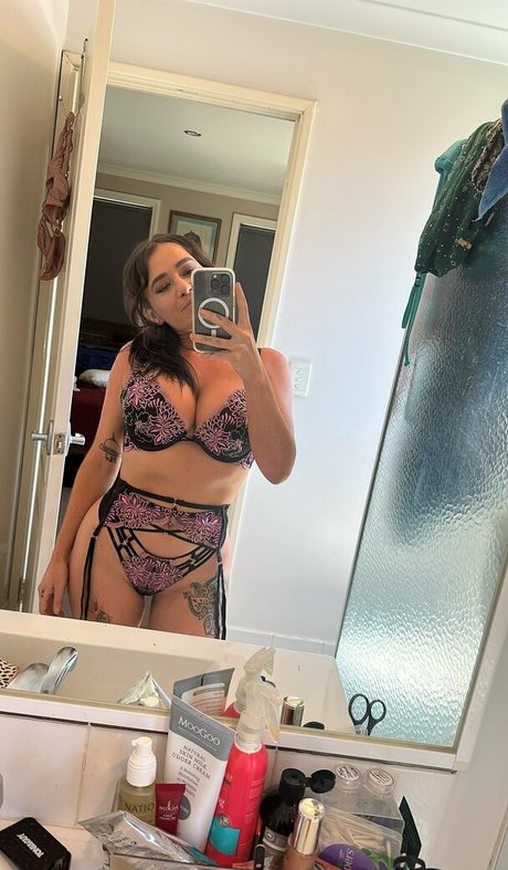 Foto di nudo di fuga di OnlyFans di Cecciwest