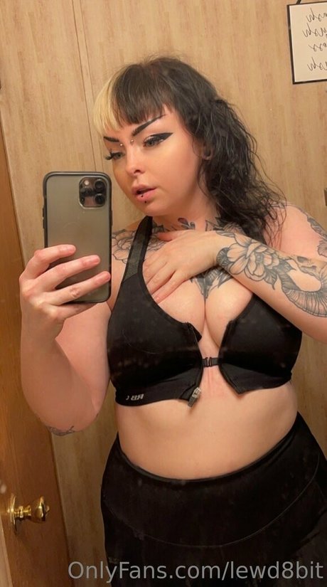 Foto di nudo di fuga di OnlyFans di Reaghanblackhart