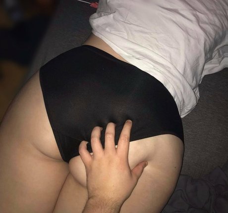 Foto di nudo di fuga di OnlyFans di Dotknij