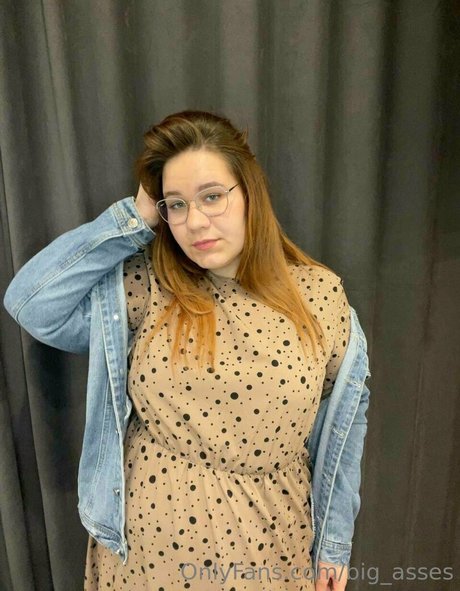 Foto di nudo di fuga di OnlyFans di Curvyvirgin