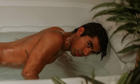Foto di nudo di fuga di OnlyFans di Henryandkasey