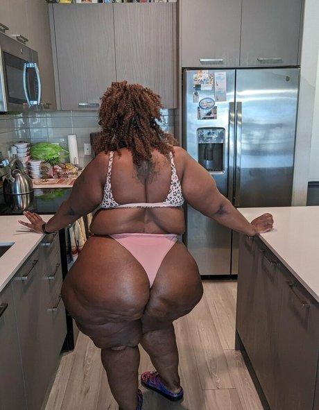 Foto di nudo di fuga di OnlyFans di Msthickerthan
