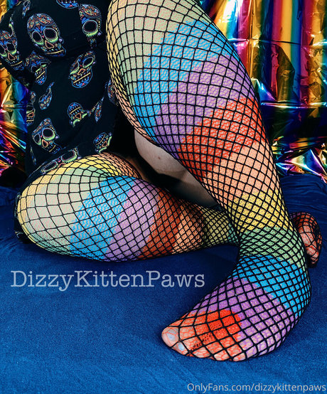 Foto di nudo di fuga di OnlyFans di Dizzykittenpaws