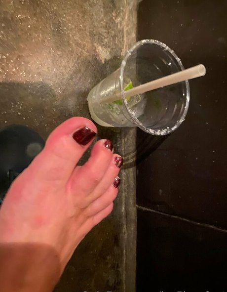 Foto di nudo di fuga di OnlyFans di Jes5icasfeet