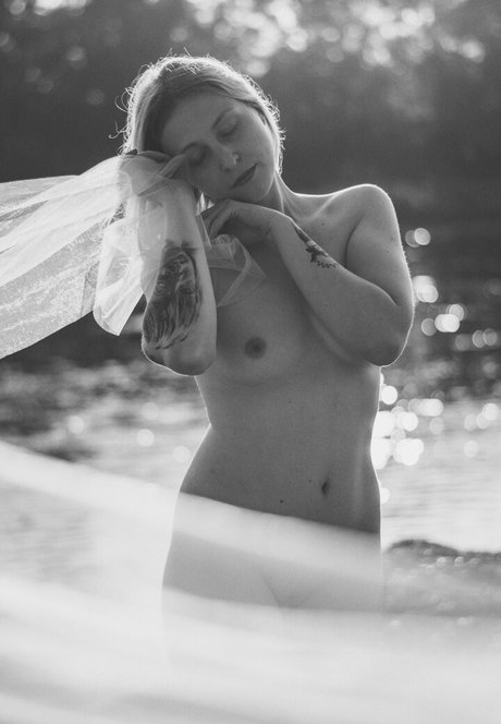 Foto di nudo di fuga di OnlyFans di Katereenkis