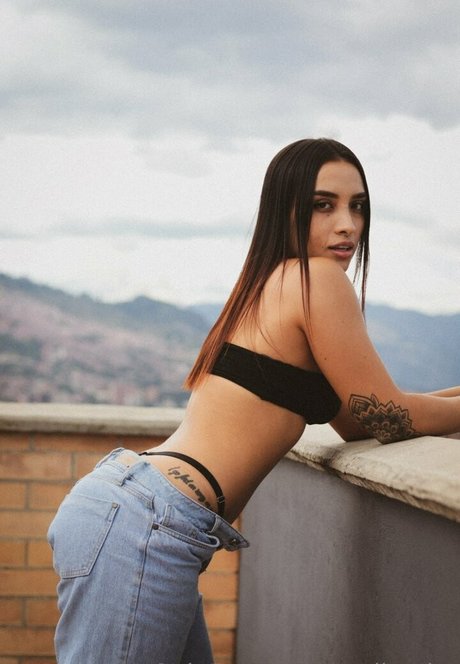 Foto di nudo di fuga di OnlyFans di Sophiavelez