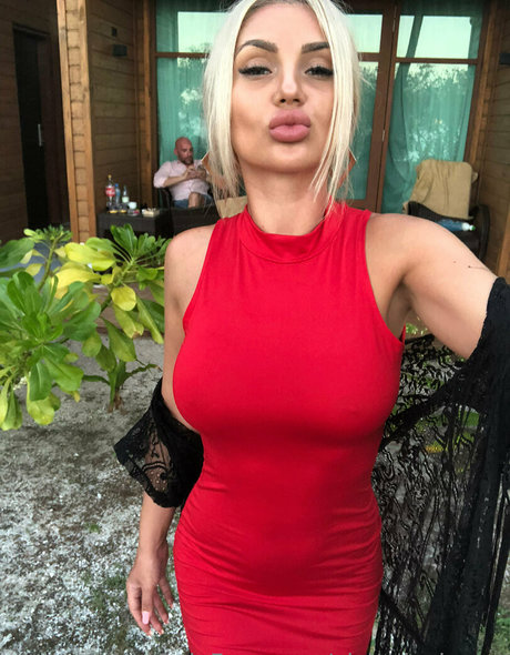 Foto di nudo di fuga di OnlyFans di Vickyduchesss