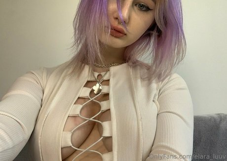 Foto di nudo di fuga di OnlyFans di Elaraluuv