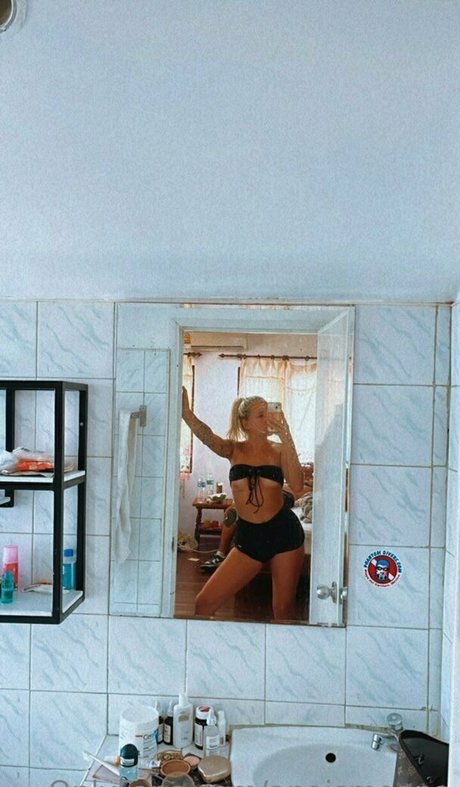 Foto di nudo di fuga di OnlyFans di Sianaanaom