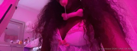 Foto di nudo di fuga di OnlyFans di Fawntease