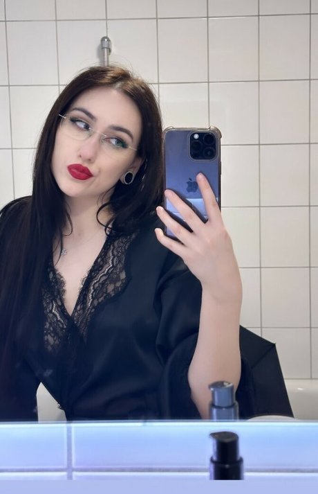 Foto di nudo di fuga di OnlyFans di Neekol