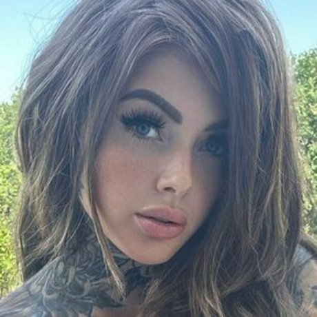 Foto di nudo di fuga di OnlyFans di Sinfuldollx
