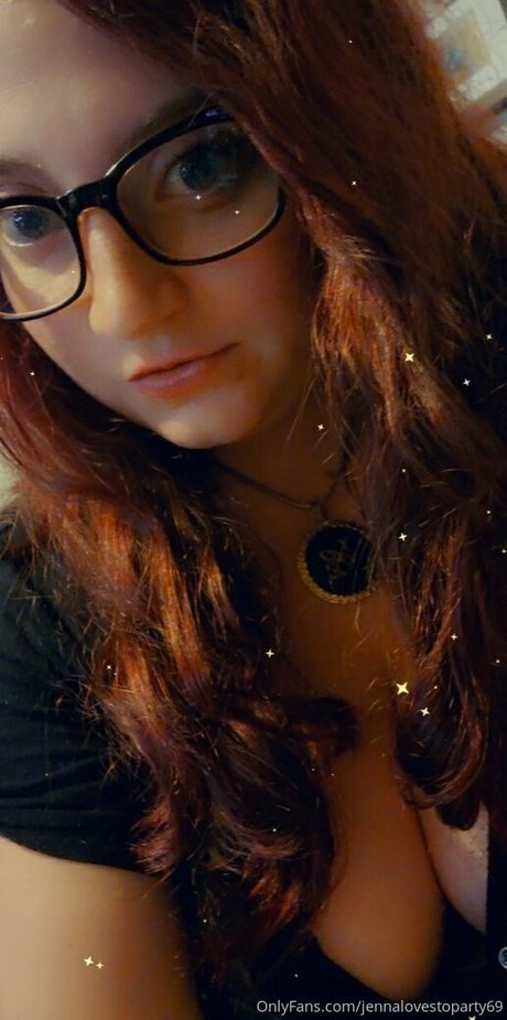 Sarahyournaughtygirl69