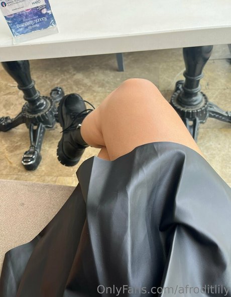 Foto di nudo di fuga di OnlyFans di Afroditlily