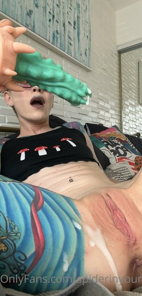 Foto di nudo di fuga di OnlyFans di Spiderinyourgarden