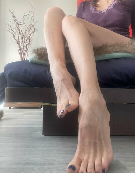 Bornroyalfeet