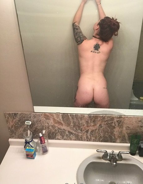 Foto di nudo di fuga di OnlyFans di Devikurr