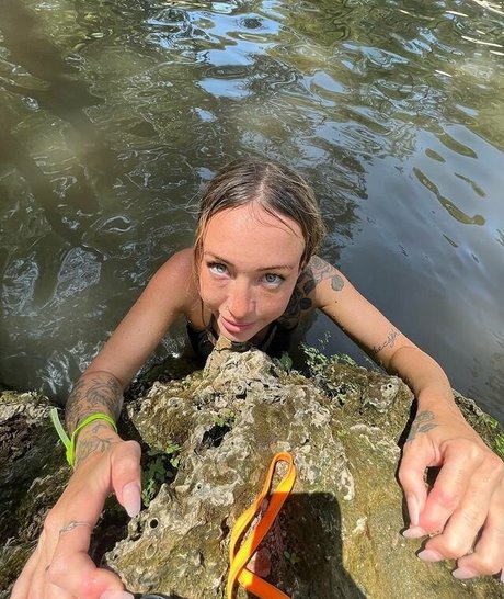 Foto di nudo di fuga di OnlyFans di Rachelelizabethx0