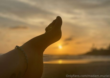 Foto di nudo di fuga di OnlyFans di Madammuriel
