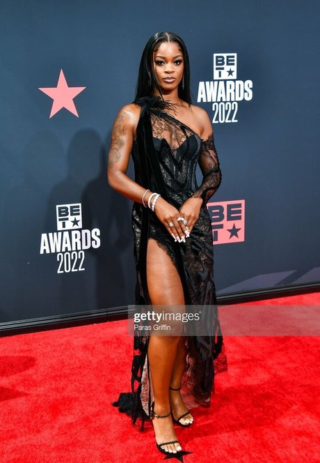 Foto di nudo di fuga di OnlyFans di Ari Lennox