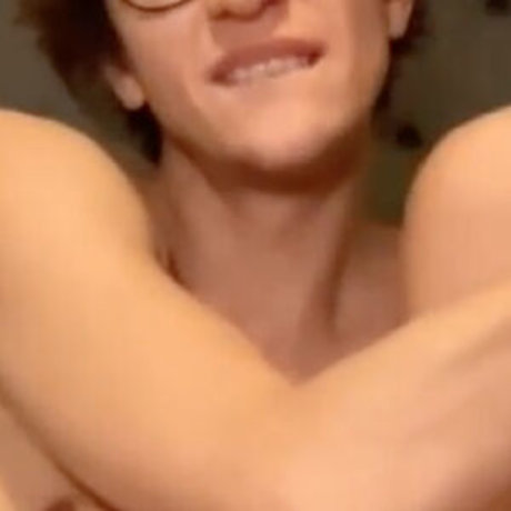 Foto di nudo di fuga di OnlyFans di Benandmia