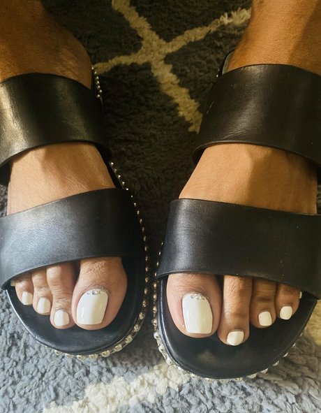 Foto di nudo di fuga di OnlyFans di Veefeet