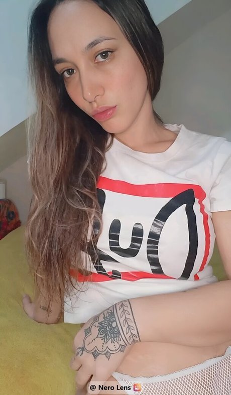 Foto di nudo di fuga di OnlyFans di Melani Poisa
