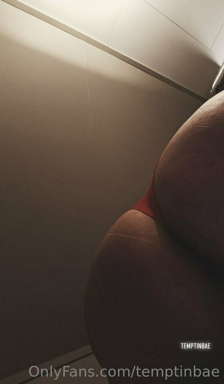 Foto di nudo di fuga di OnlyFans di Temptinbae