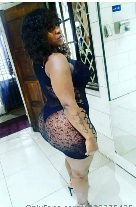 Foto di nudo di fuga di OnlyFans di Thicknbustybabefree